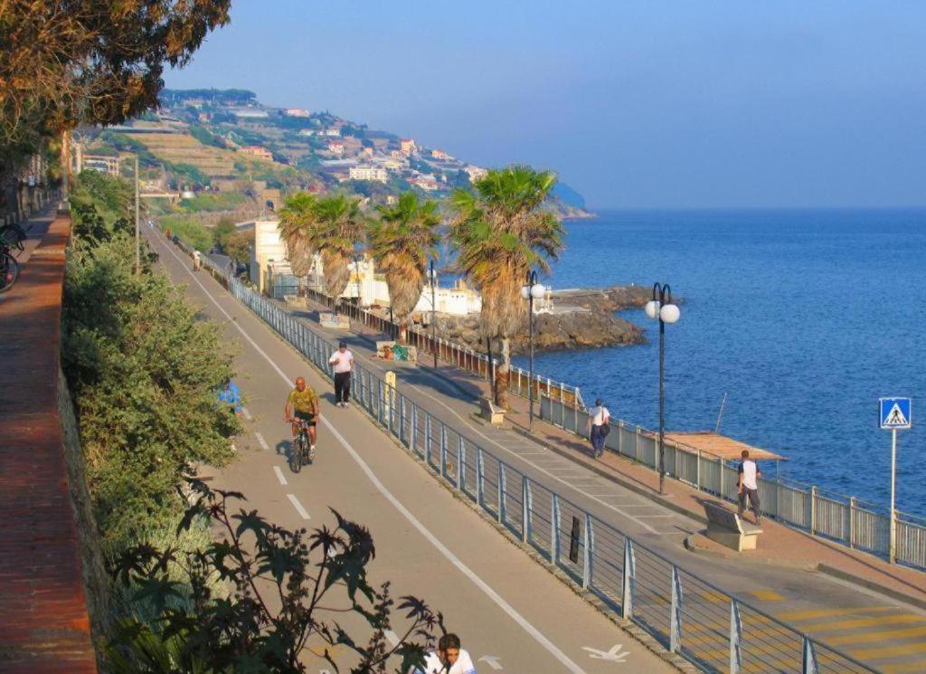 Giardino In Citta; Centralissimo Appartement San Remo Buitenkant foto